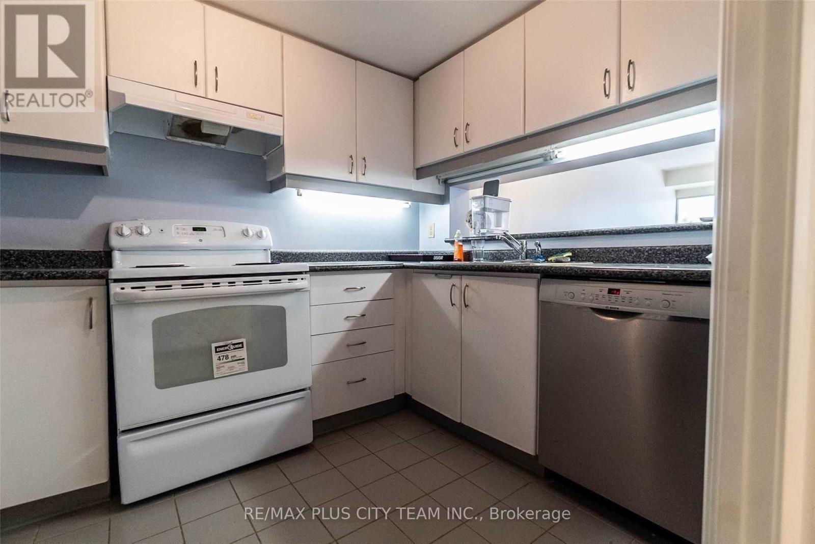 708 - 717 Bay Street, Toronto, Ontario  M5G 2J9 - Photo 10 - C12872358