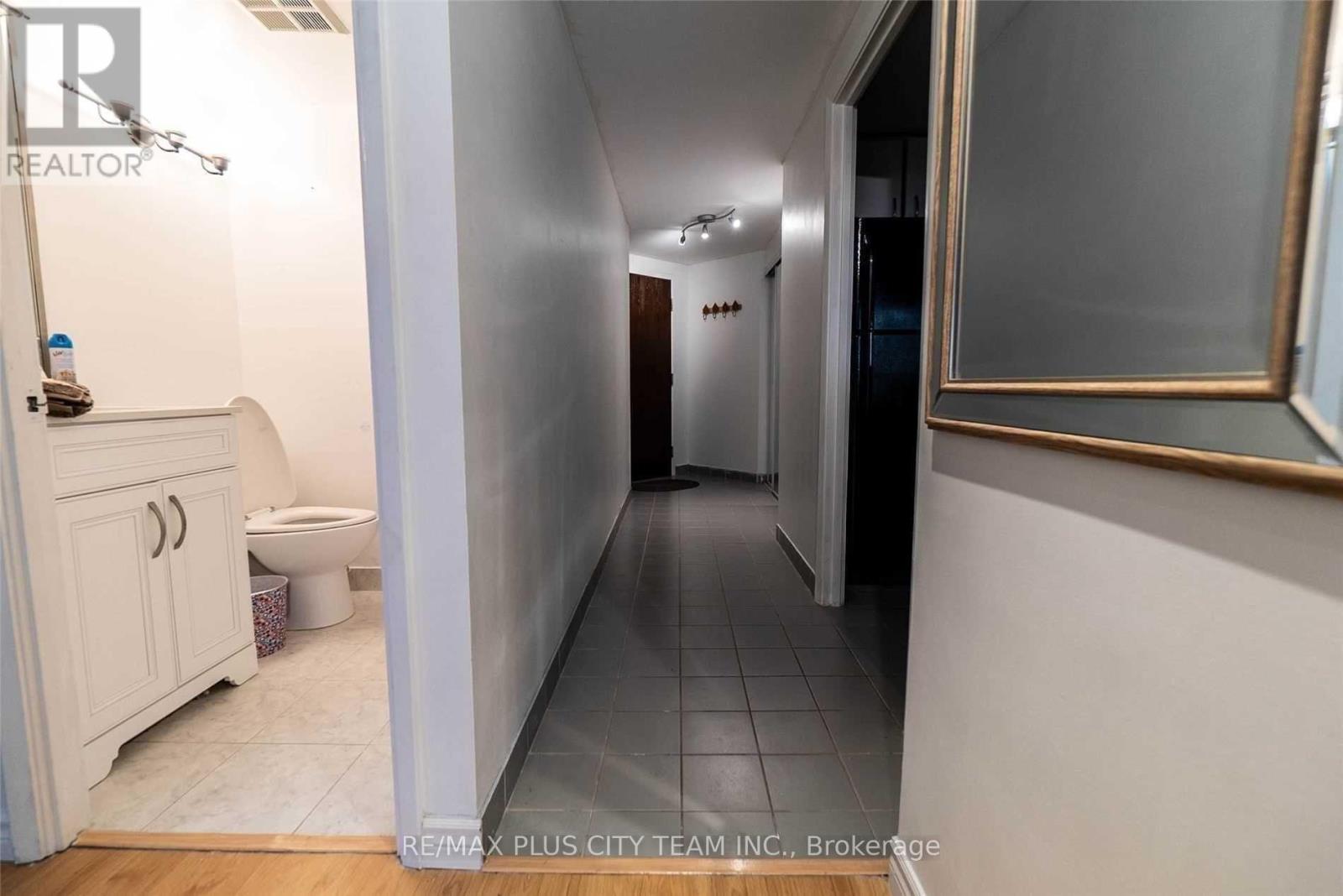 708 - 717 Bay Street, Toronto, Ontario  M5G 2J9 - Photo 12 - C12872358