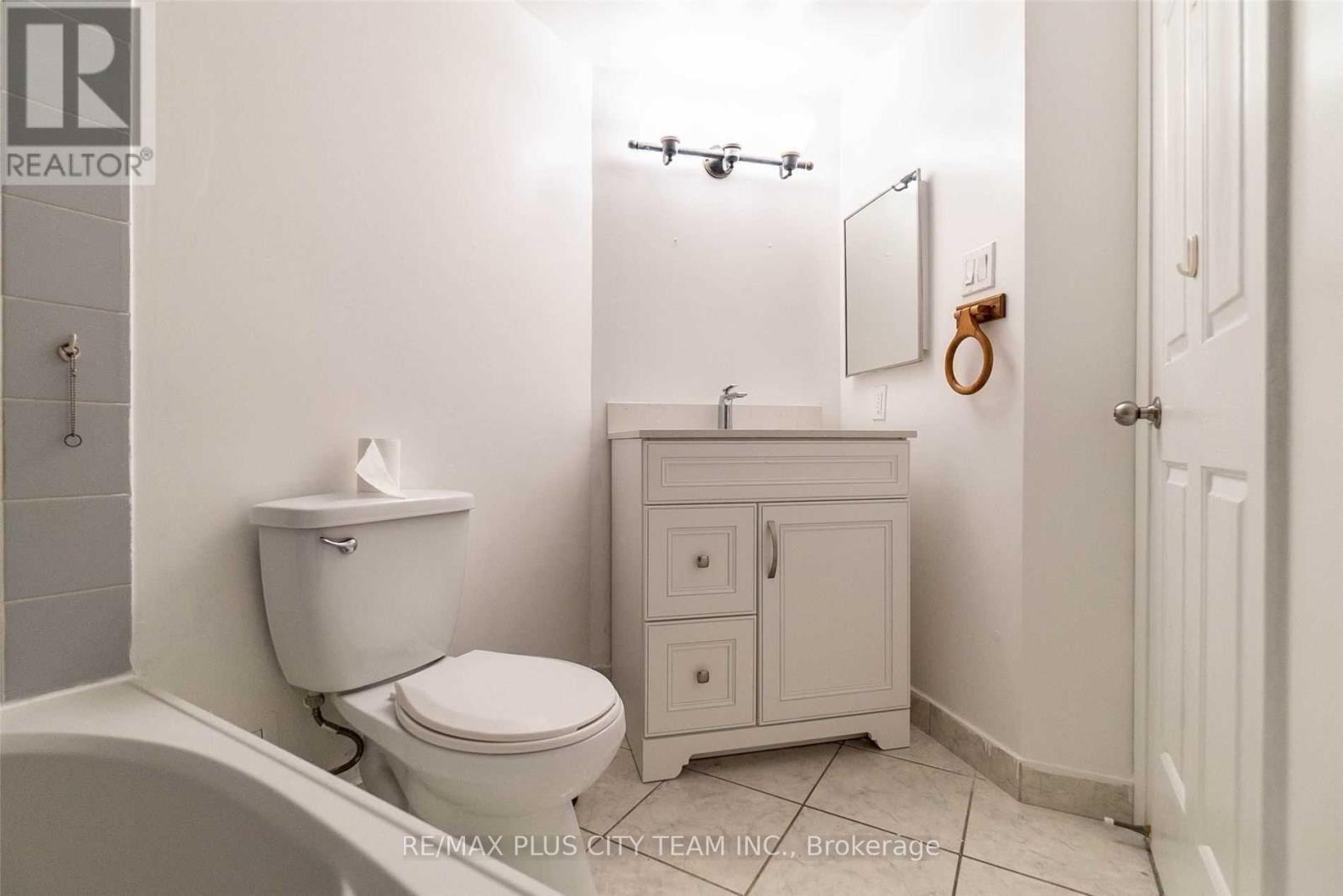 708 - 717 Bay Street, Toronto, Ontario  M5G 2J9 - Photo 24 - C12872358