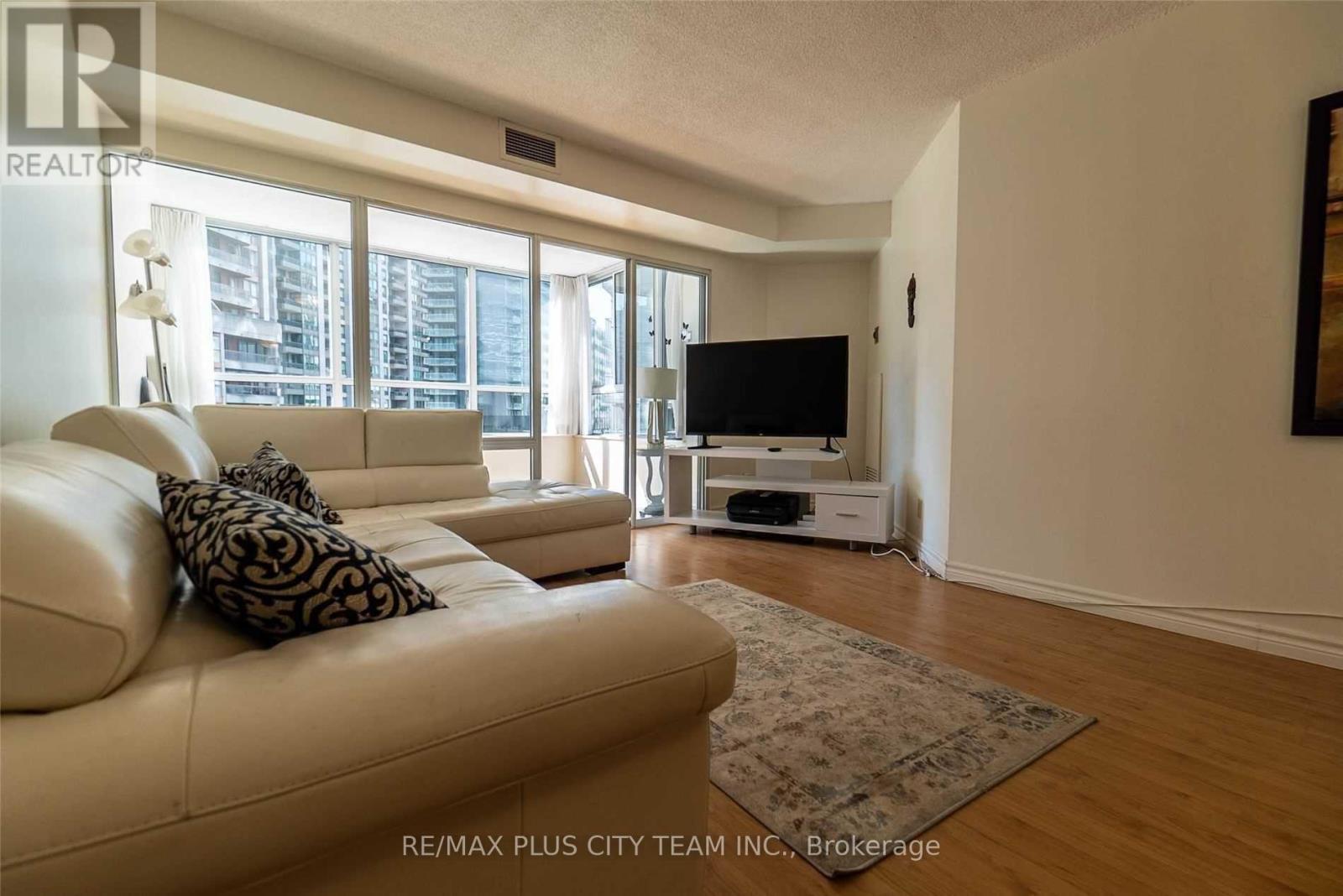 708 - 717 Bay Street, Toronto, Ontario  M5G 2J9 - Photo 4 - C12872358