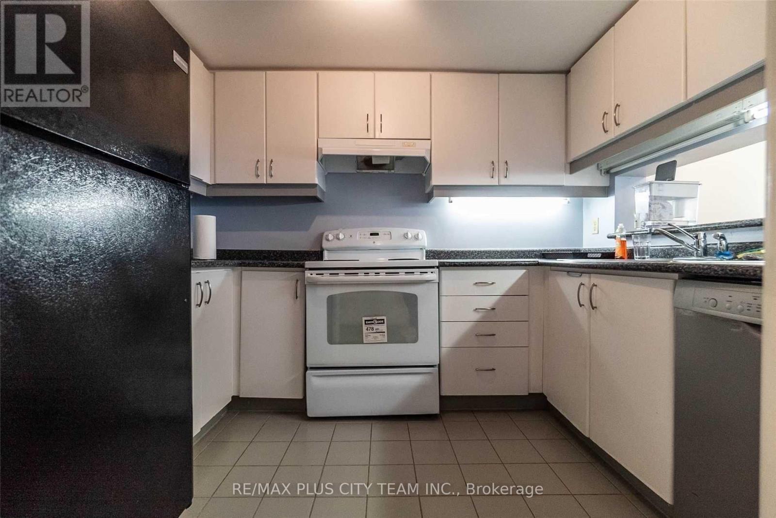 708 - 717 Bay Street, Toronto, Ontario  M5G 2J9 - Photo 9 - C12872358