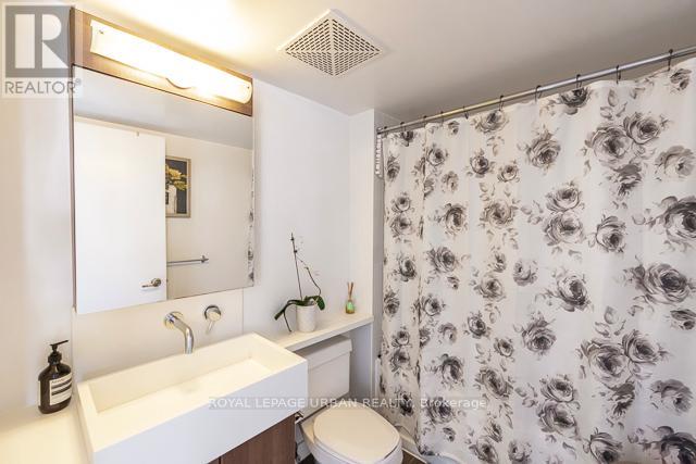 2303 - 11 Brunel Court, Toronto, Ontario  M5V 3Y3 - Photo 12 - C12872386