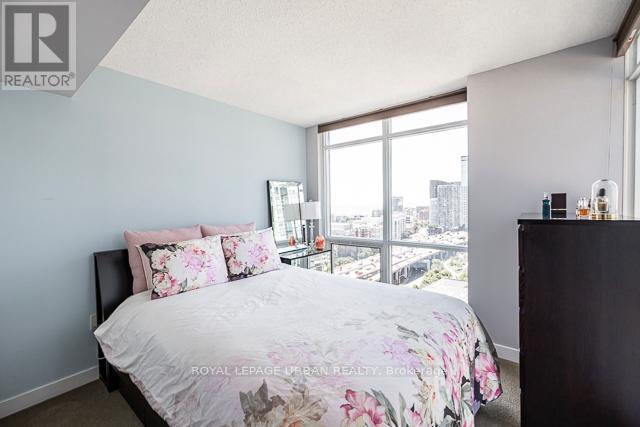 2303 - 11 Brunel Court, Toronto, Ontario  M5V 3Y3 - Photo 8 - C12872386