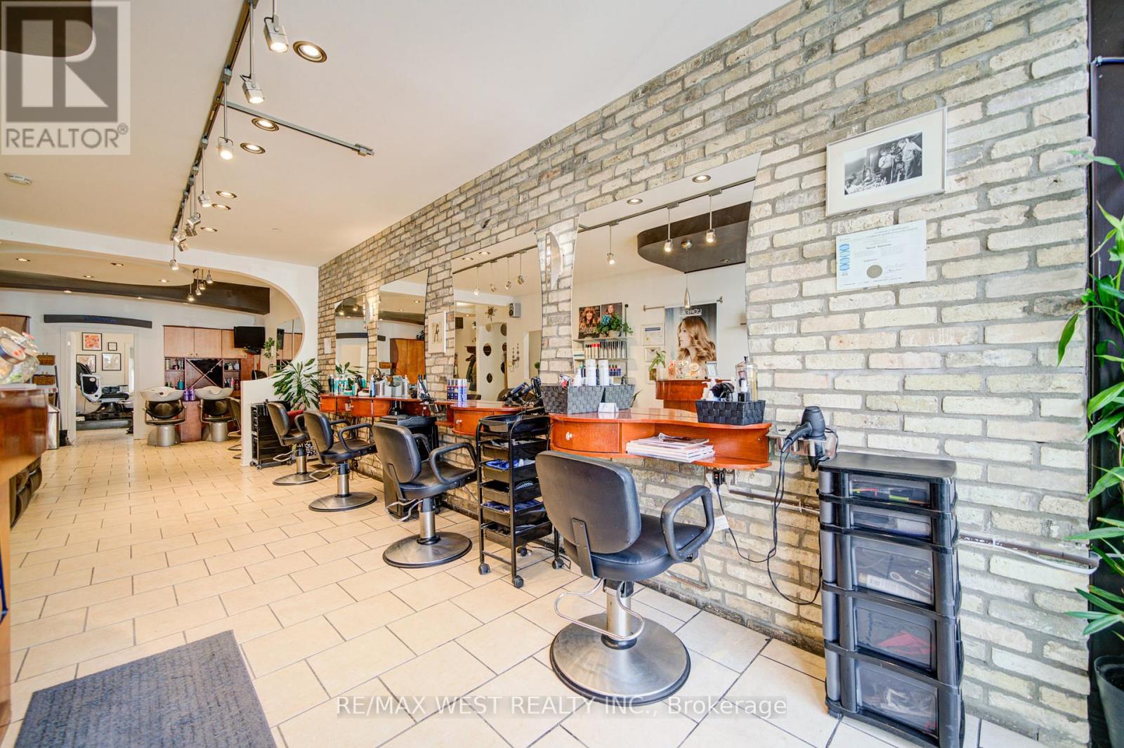 1081 College Street, Toronto, Ontario  M6H 1B4 - Photo 10 - C12872462