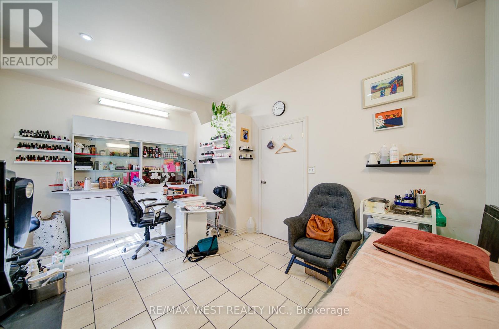 1081 College Street, Toronto, Ontario  M6H 1B4 - Photo 14 - C12872462