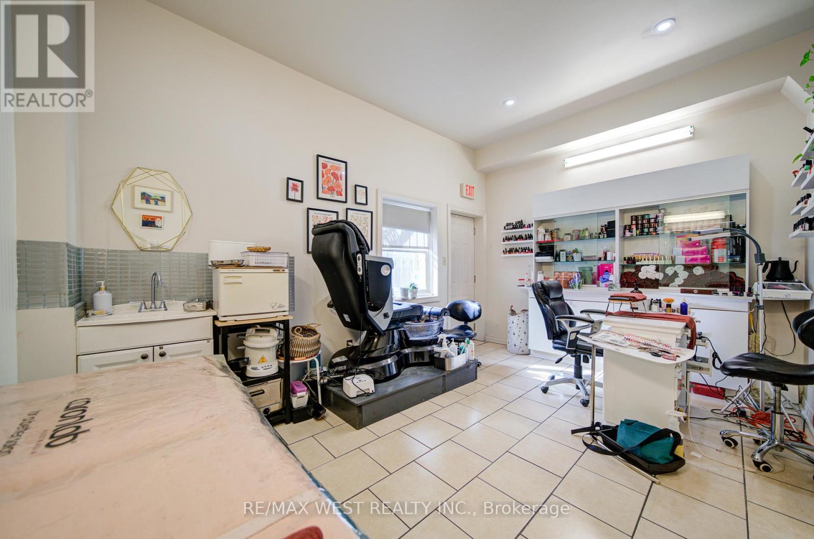 1081 College Street, Toronto, Ontario  M6H 1B4 - Photo 16 - C12872462