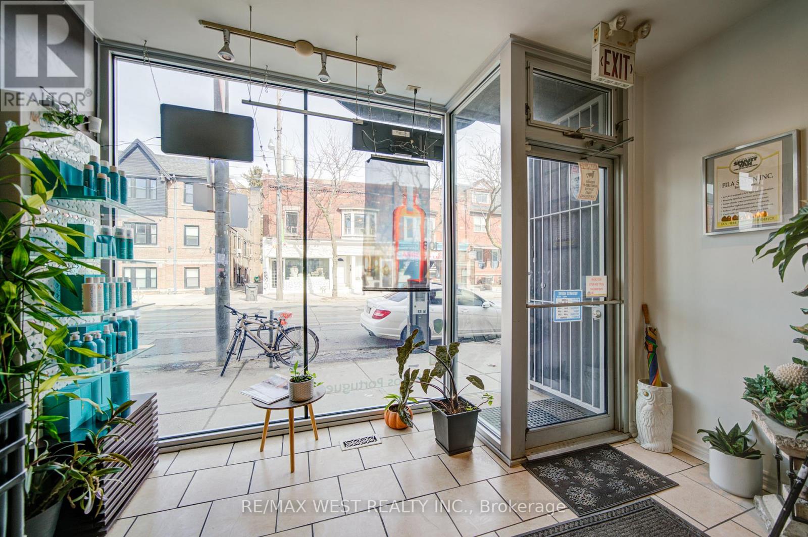 1081 College Street, Toronto, Ontario  M6H 1B4 - Photo 5 - C12872462