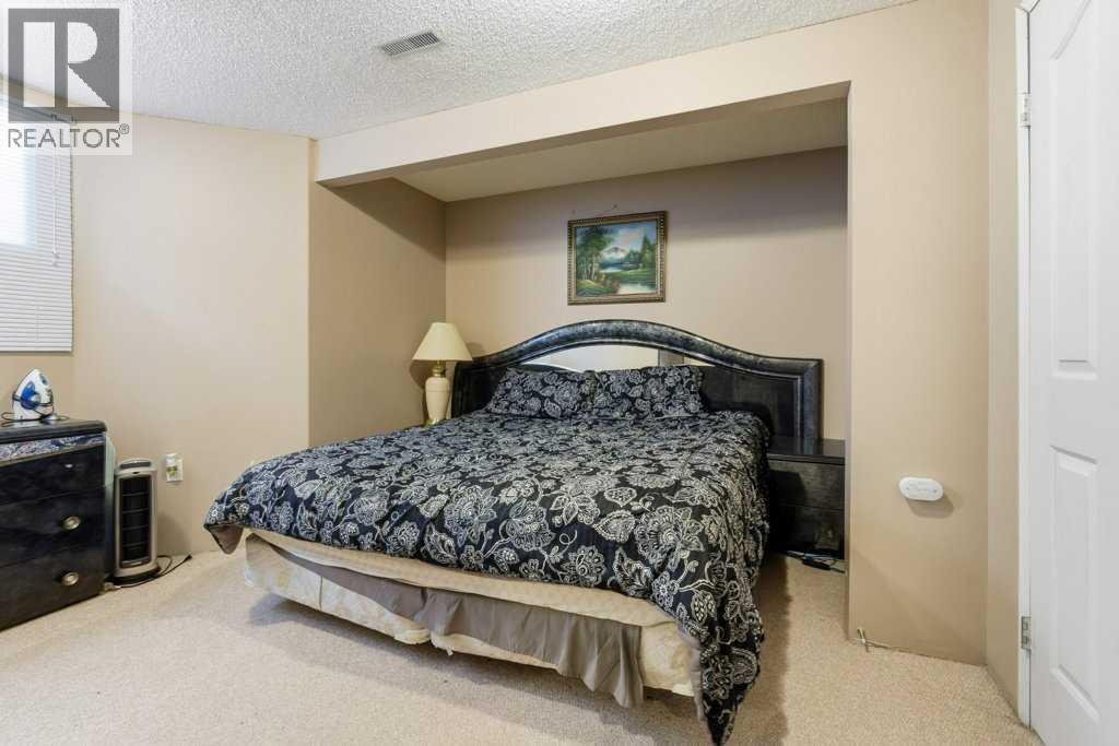 75 Somerset Manor Sw, Calgary, Alberta  T2Y 3V7 - Photo 38 - A2288395
