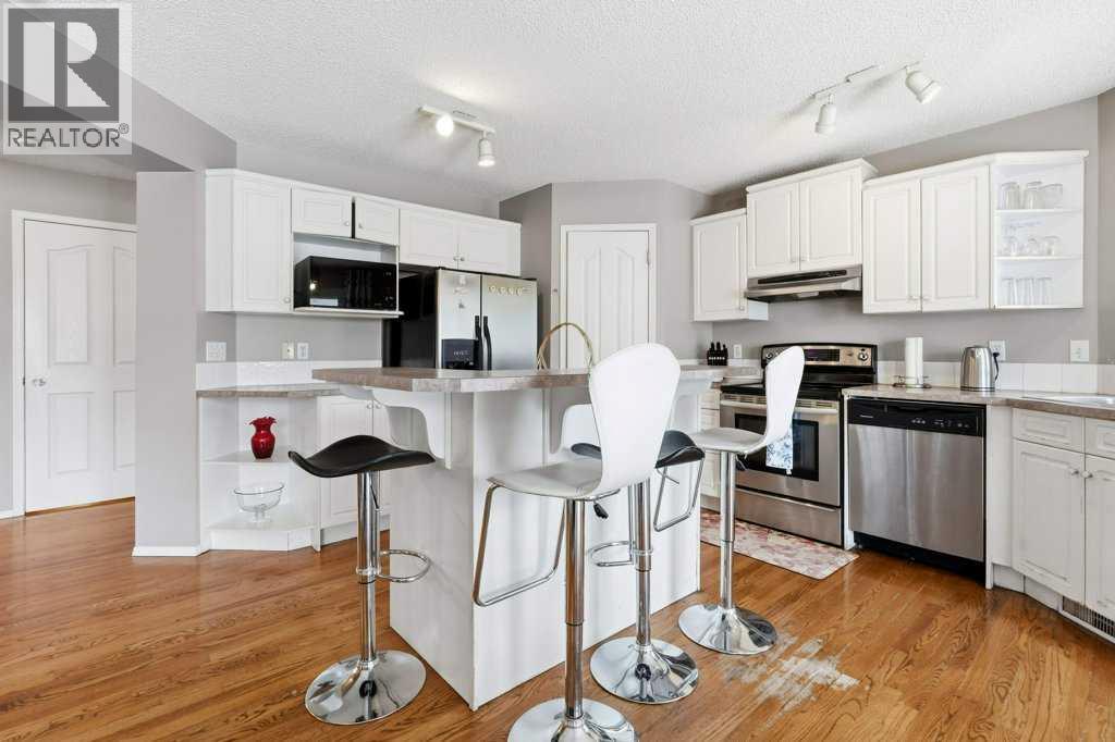 75 Somerset Manor Sw, Calgary, Alberta  T2Y 3V7 - Photo 9 - A2288395