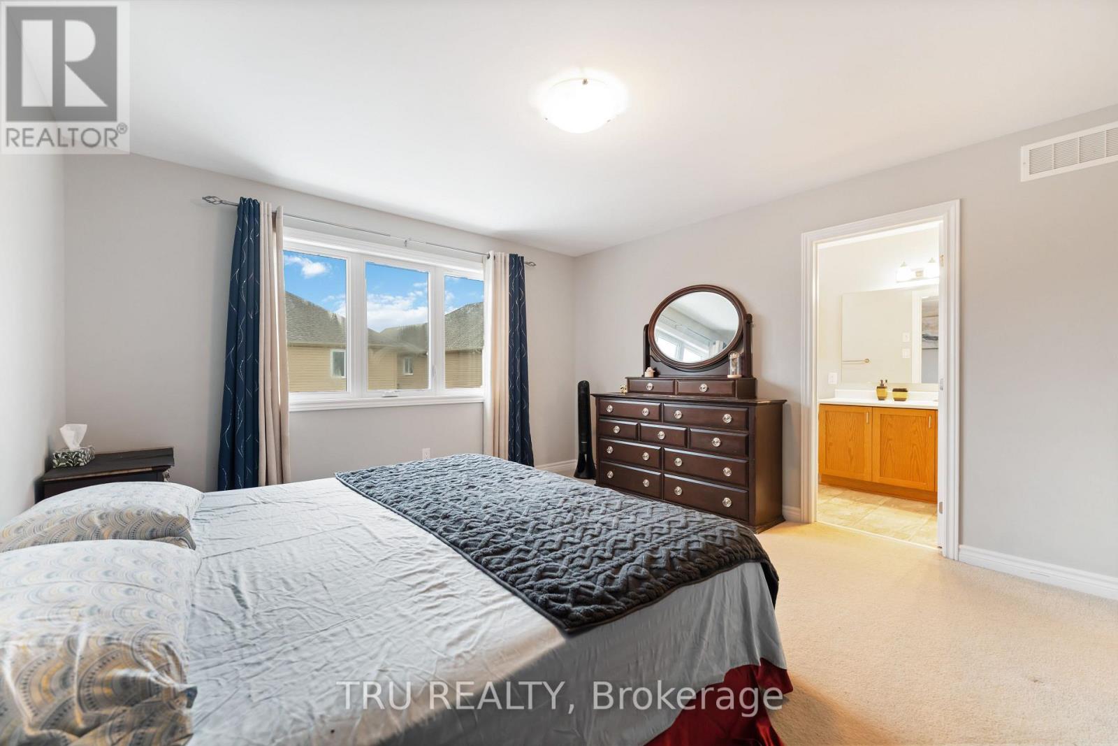 4031 Kelly Farm Drive, Ottawa, Ontario  K1T 0R6 - Photo 20 - X12872412