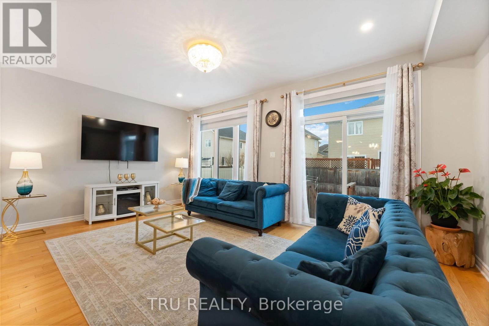 4031 Kelly Farm Drive, Ottawa, Ontario  K1T 0R6 - Photo 5 - X12872412