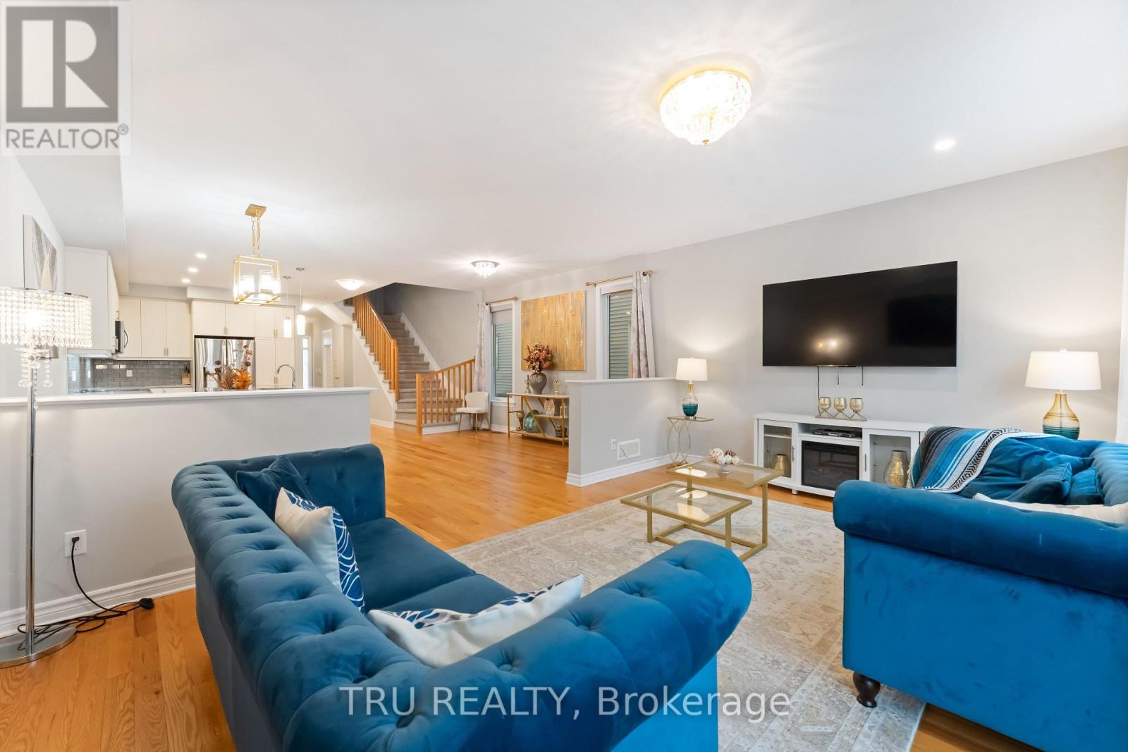 4031 Kelly Farm Drive, Ottawa, Ontario  K1T 0R6 - Photo 7 - X12872412