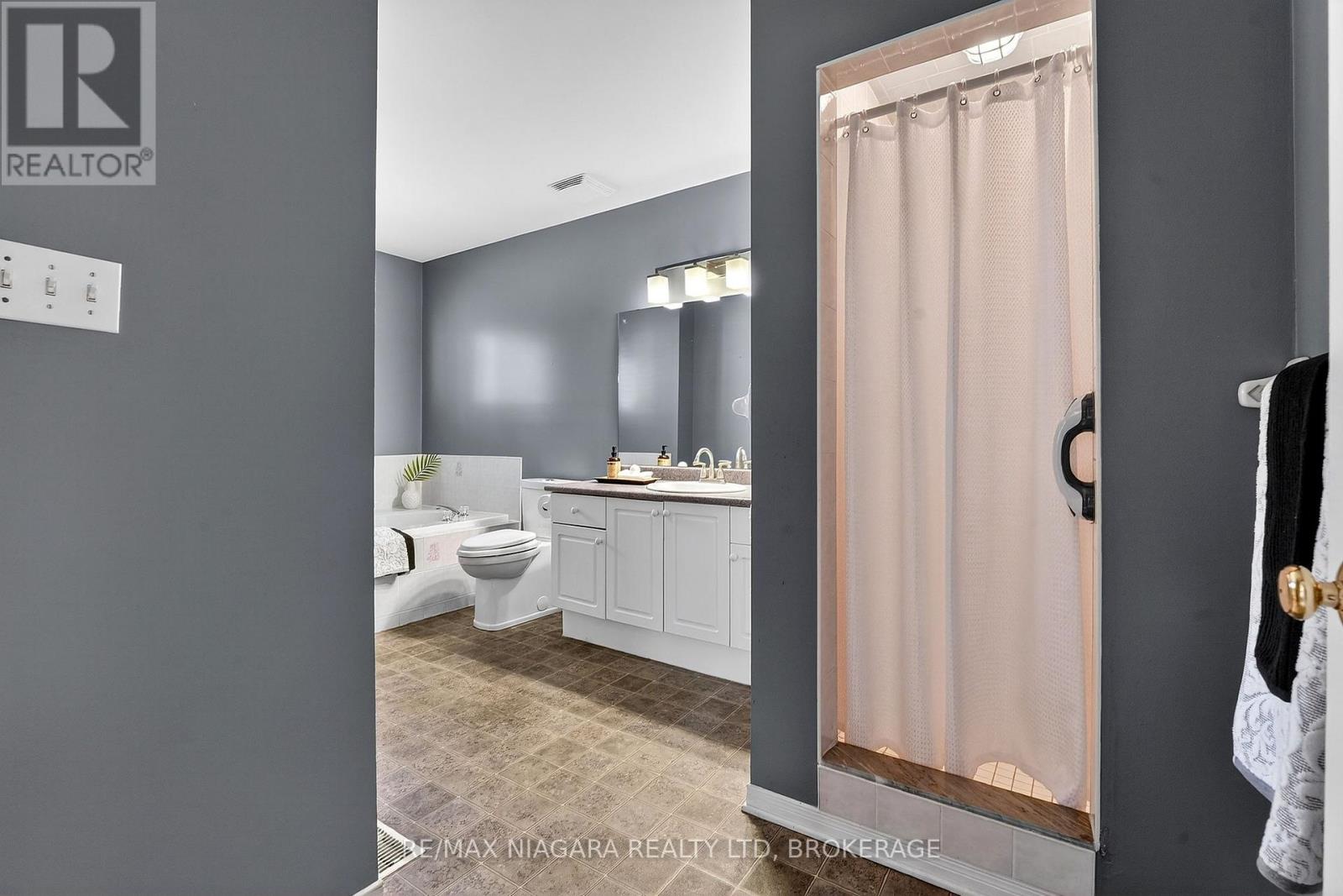 98 Silvercrest Court, Thorold, Ontario  L2V 5B4 - Photo 24 - X12872458