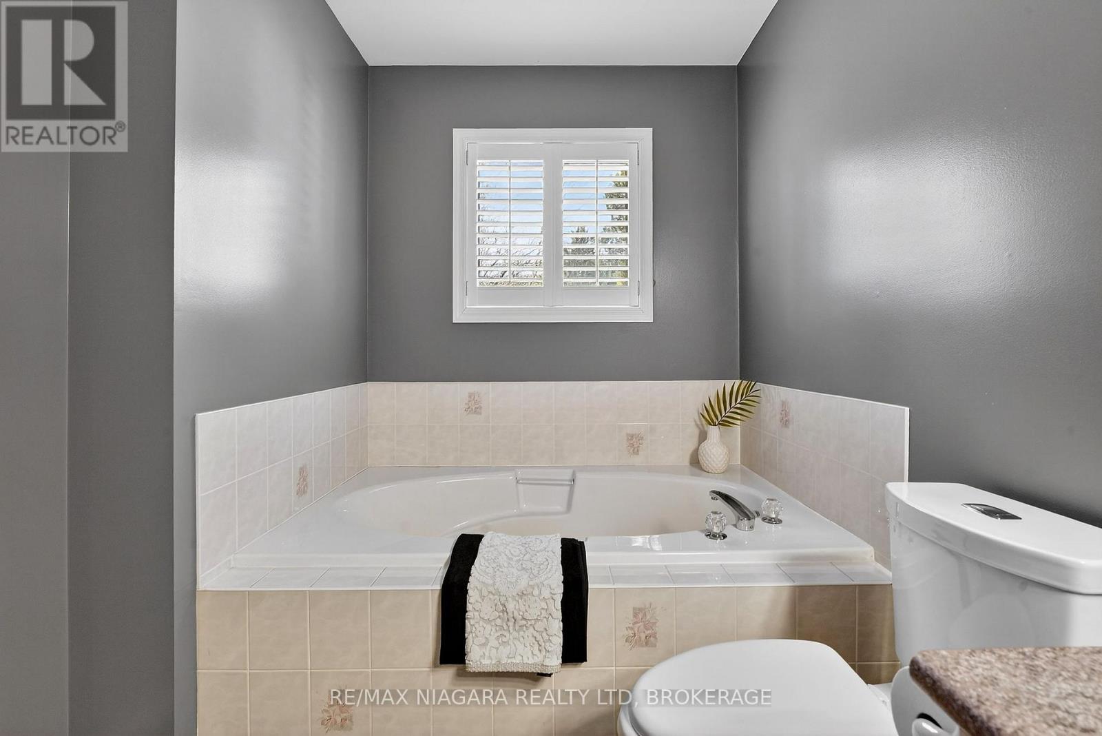 98 Silvercrest Court, Thorold, Ontario  L2V 5B4 - Photo 26 - X12872458