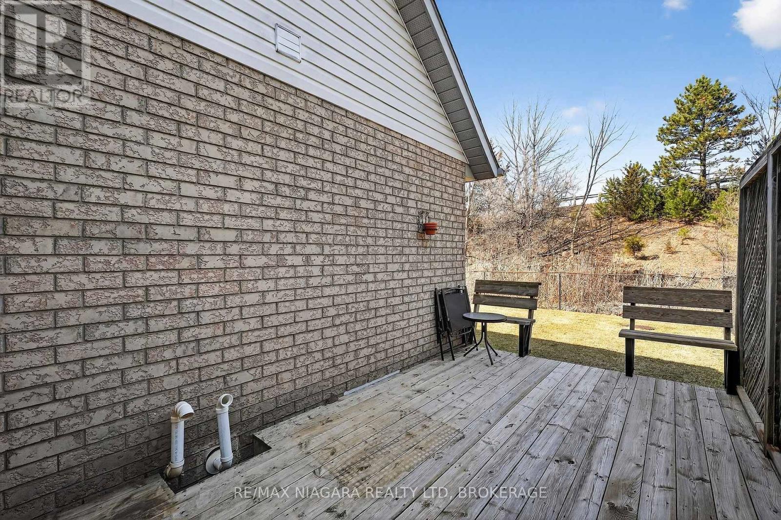 98 Silvercrest Court, Thorold, Ontario  L2V 5B4 - Photo 34 - X12872458