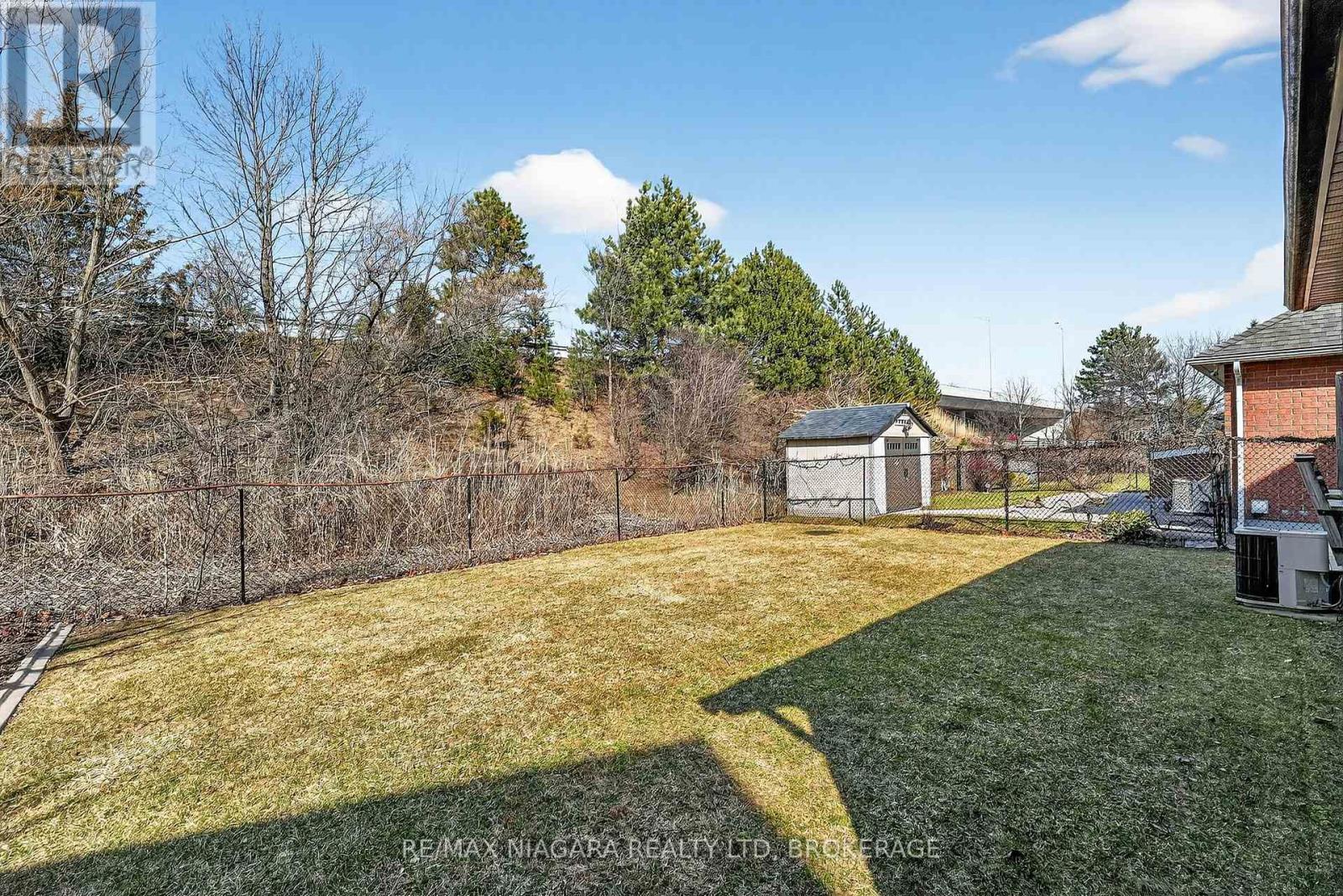 98 Silvercrest Court, Thorold, Ontario  L2V 5B4 - Photo 39 - X12872458