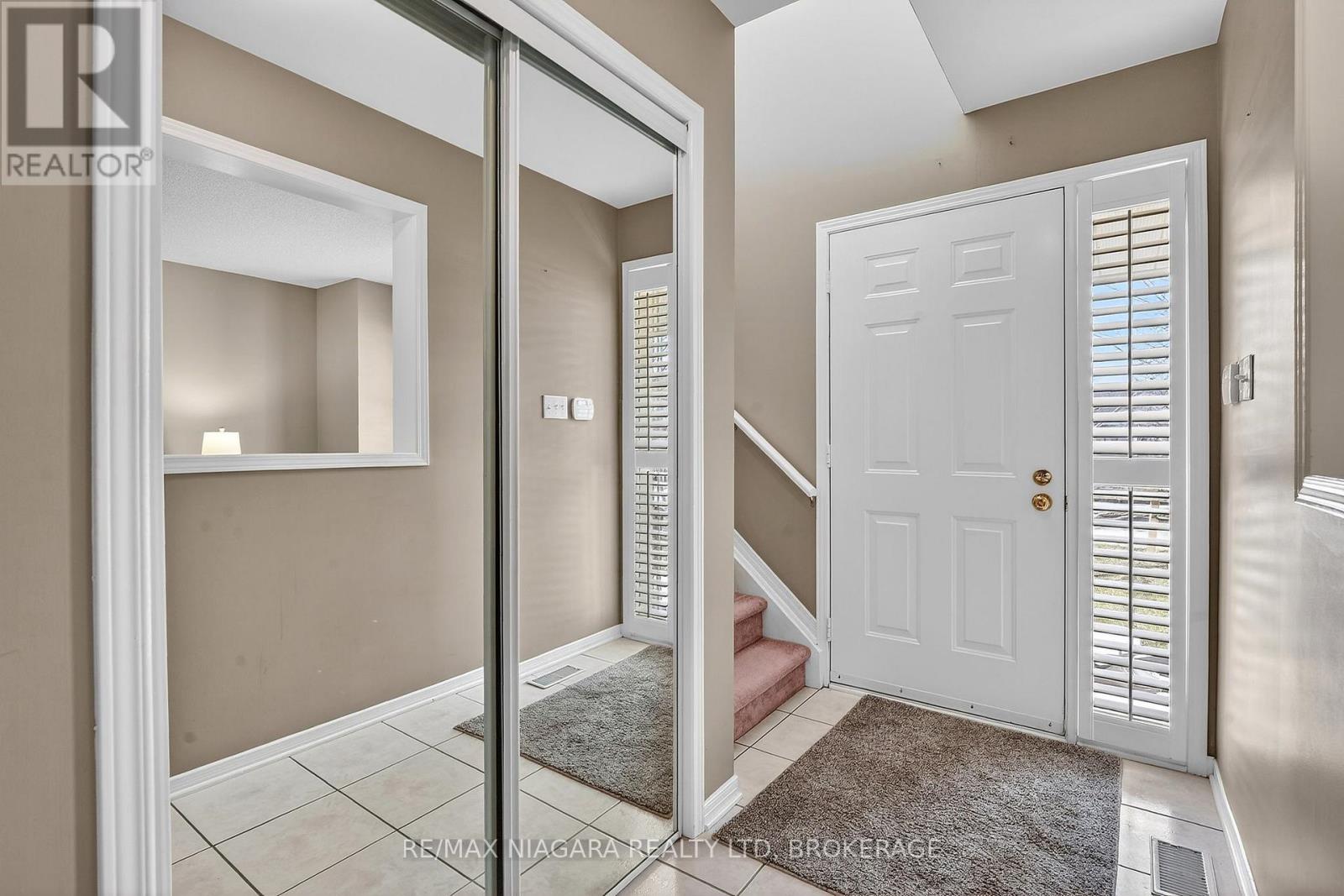 98 Silvercrest Court, Thorold, Ontario  L2V 5B4 - Photo 6 - X12872458