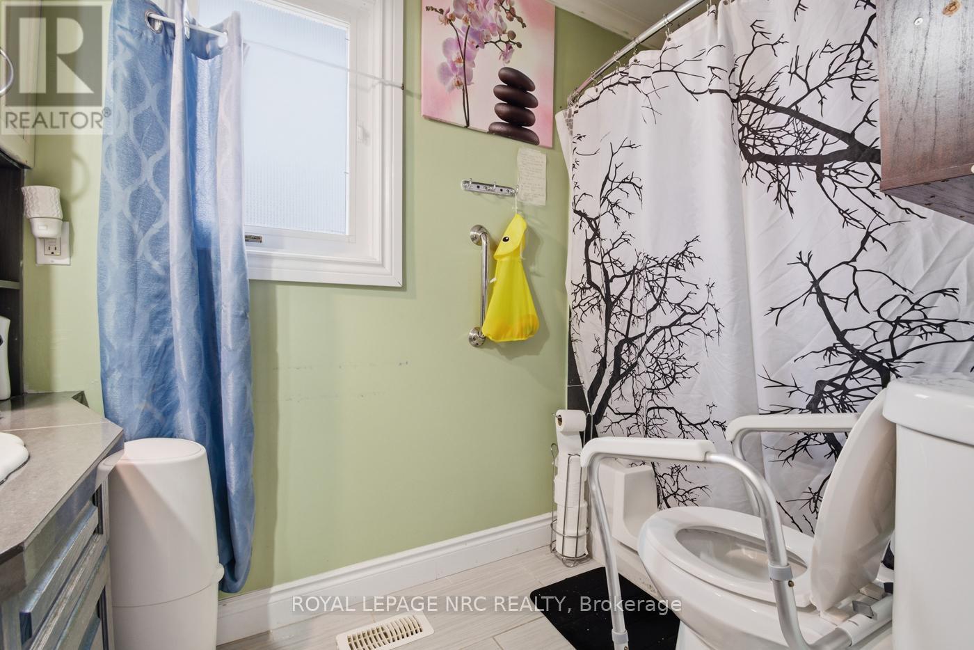 82 Mcarthur Avenue, Welland, Ontario  L3B 2J7 - Photo 16 - X12872556