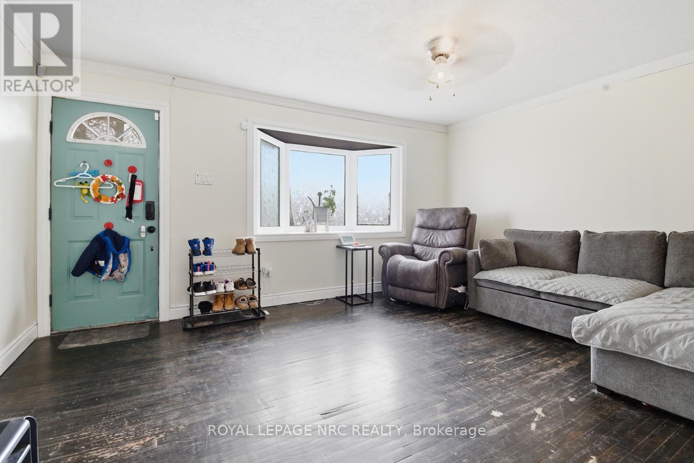 82 Mcarthur Avenue, Welland, Ontario  L3B 2J7 - Photo 4 - X12872556