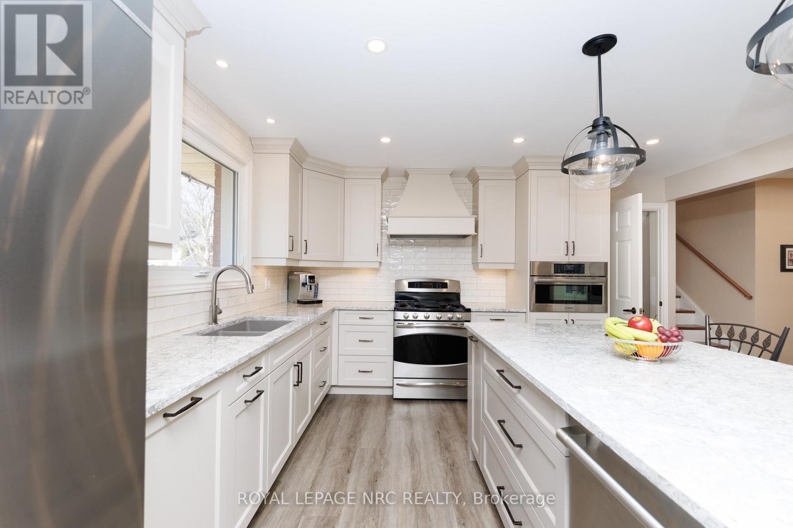 60 Millbridge Crescent, Pelham, Ontario  L3E 0E8 - Photo 6 - X12872576