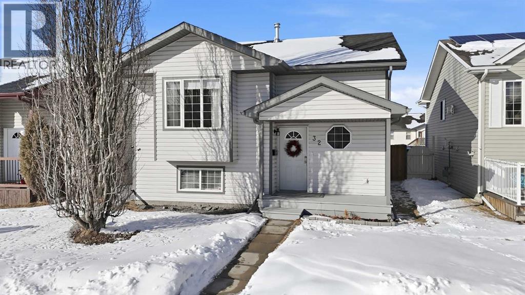 32 Dynes Street, red deer, Alberta