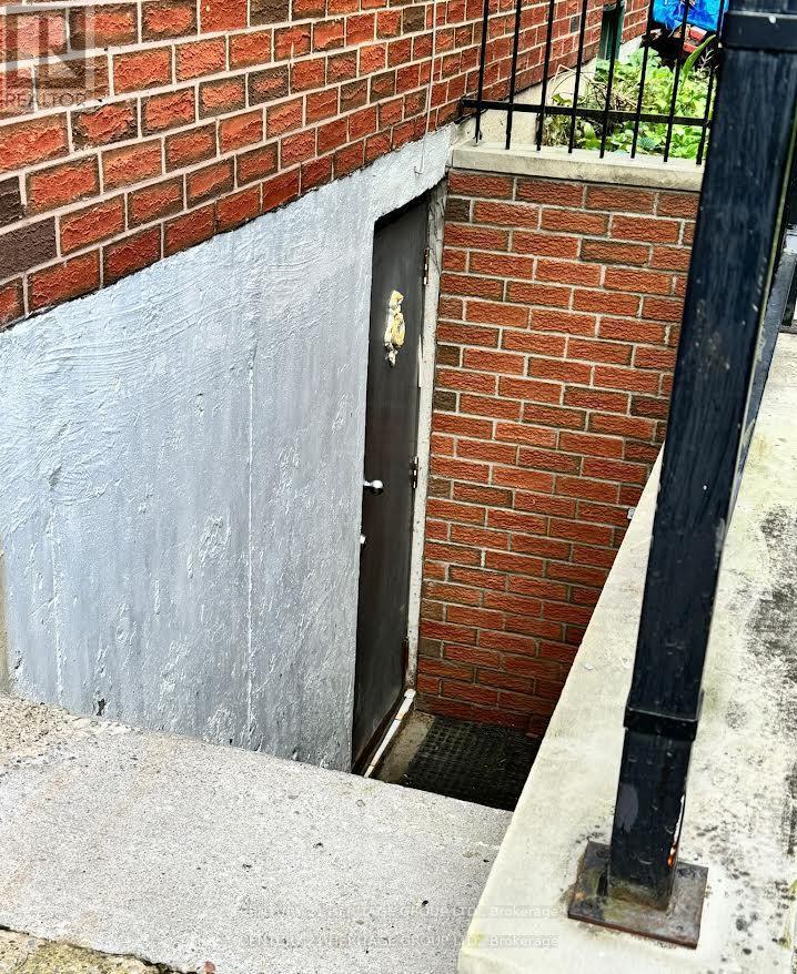 378 Dorchester Street, Newmarket, Ontario  L3Y 7Z3 - Photo 11 - N12872566