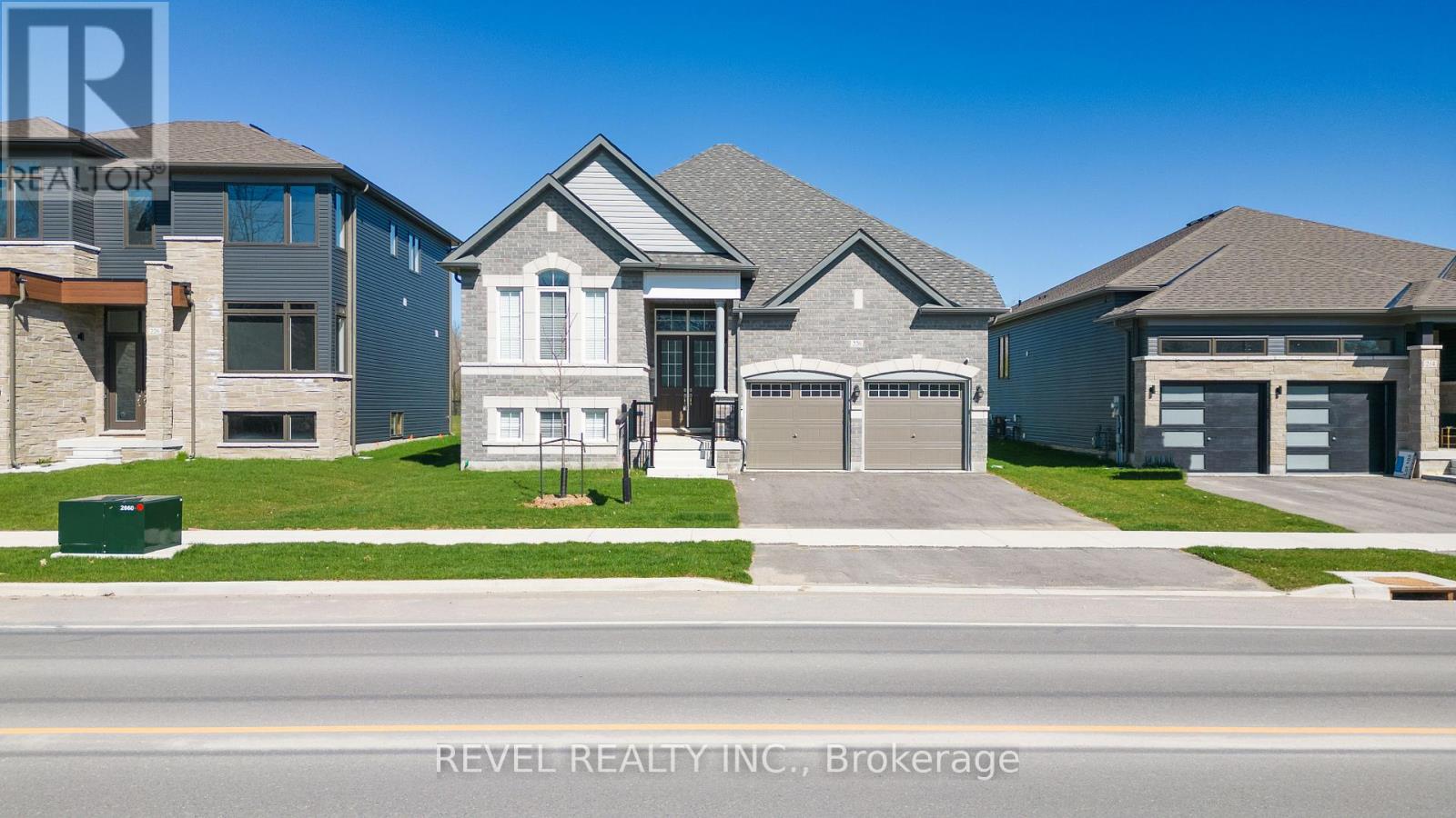 220 RAMBLEWOOD DRIVE