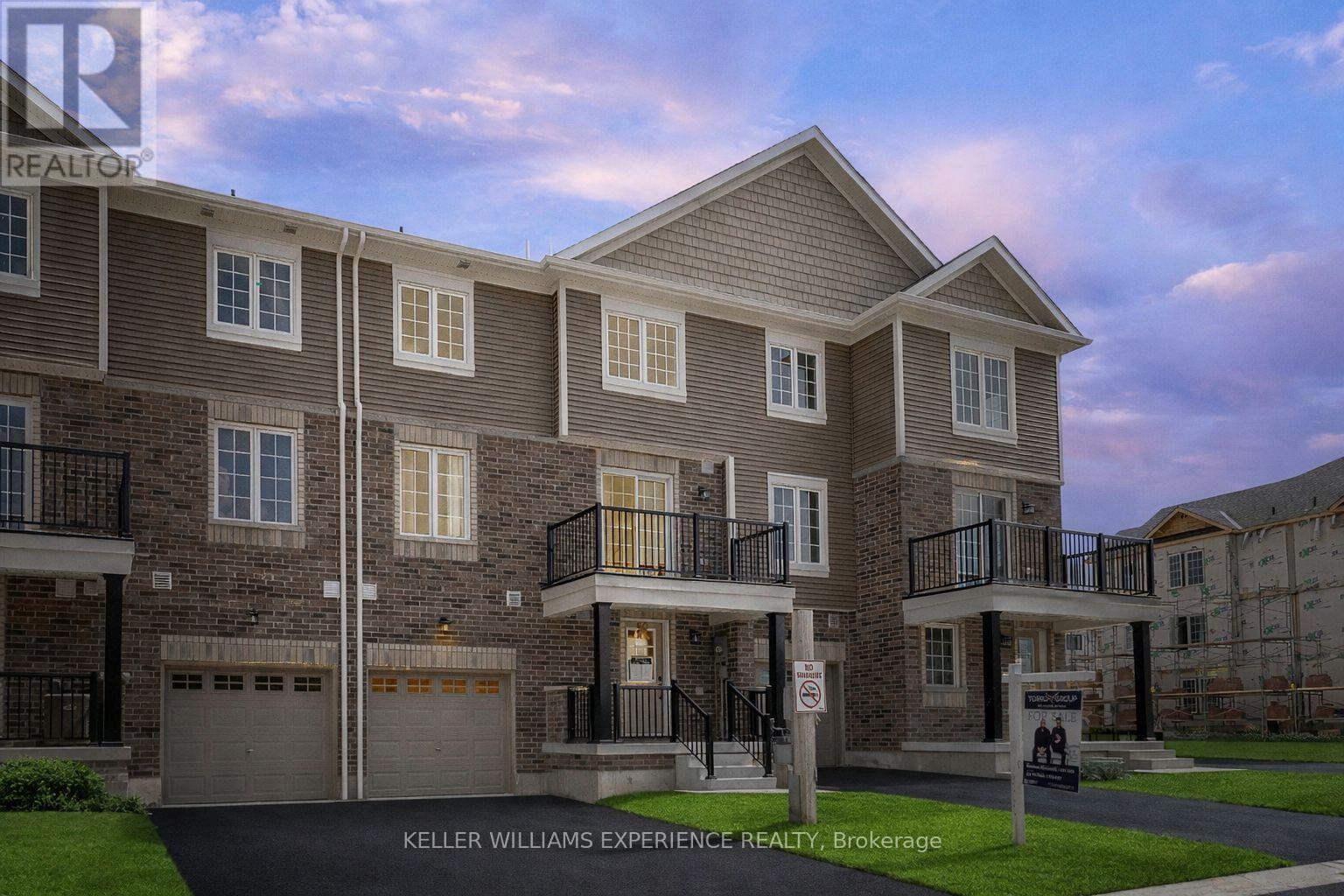 42 HAY LANE, Barrie, Ontario