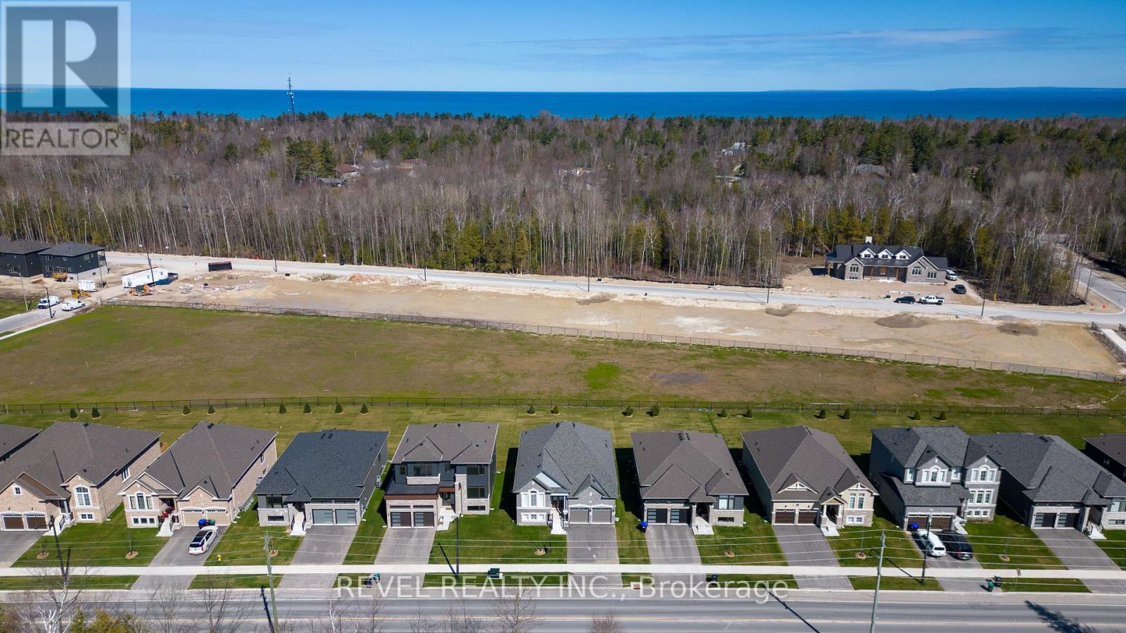 220 Ramblewood Drive, Wasaga Beach, Ontario  L9Z 2B2 - Photo 29 - S12872526