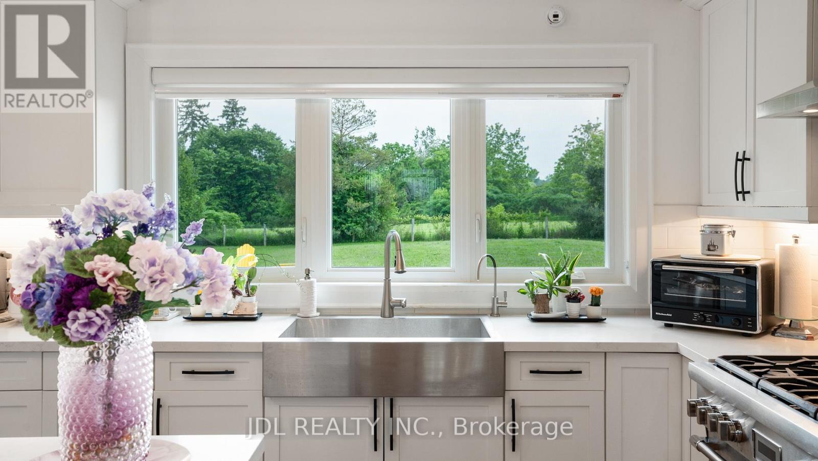 11 Hedge Road, Georgina, Ontario  L0E 1R0 - Photo 11 - N12744758