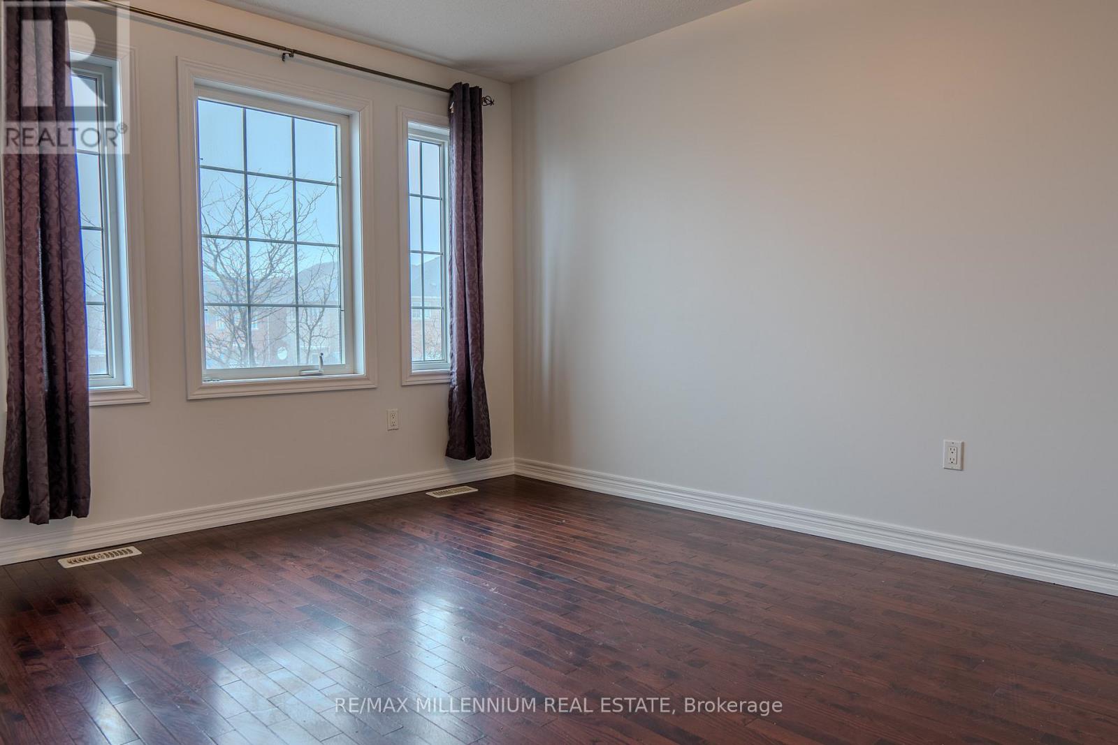 150 Ozner Crescent, Vaughan, Ontario  L4H 0G1 - Photo 16 - N12869378