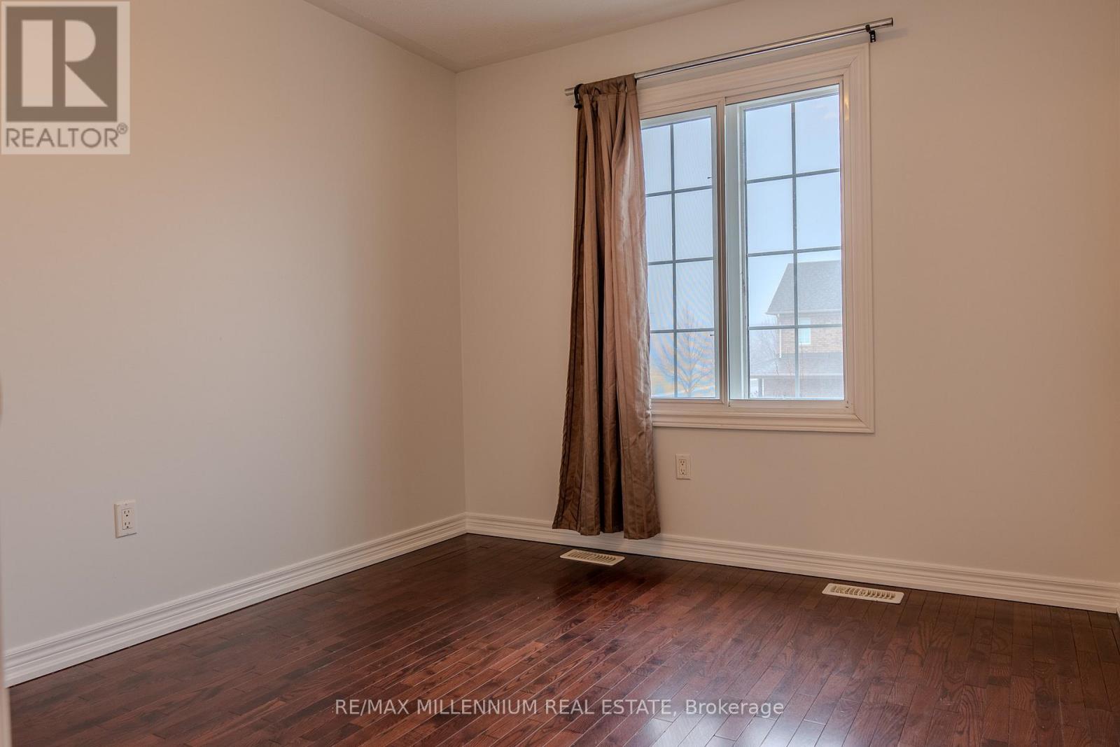 150 Ozner Crescent, Vaughan, Ontario  L4H 0G1 - Photo 15 - N12869378