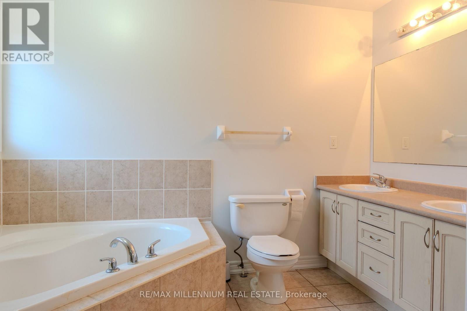 150 Ozner Crescent, Vaughan, Ontario  L4H 0G1 - Photo 23 - N12869378