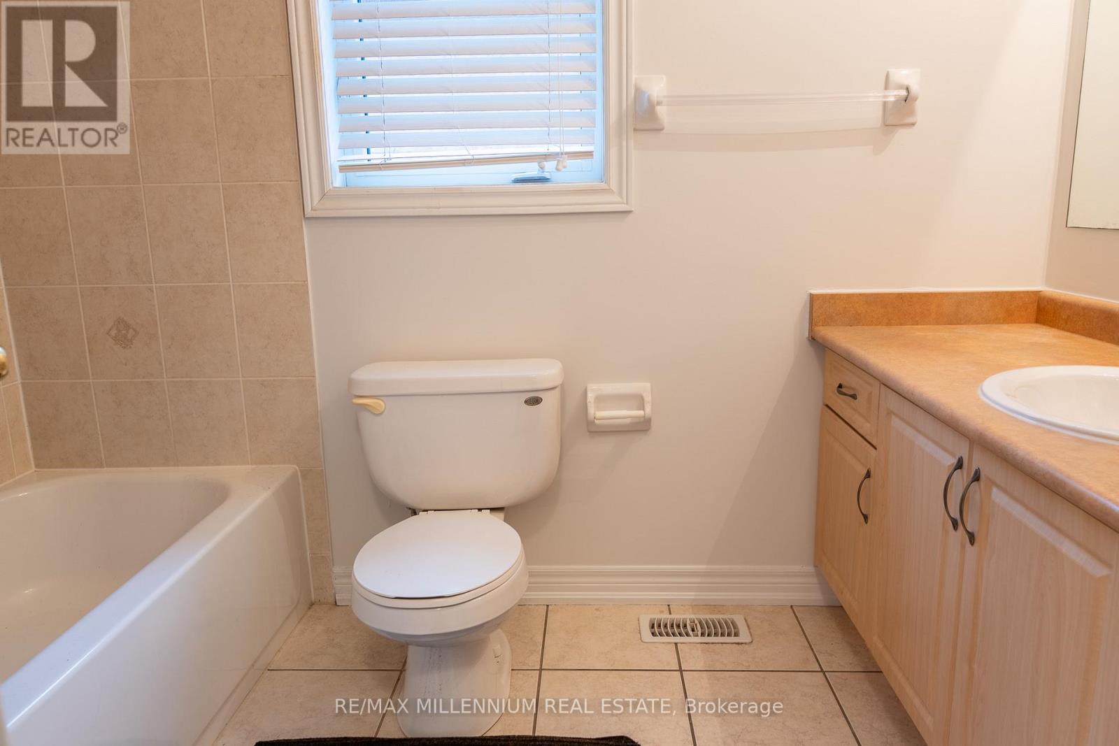 150 Ozner Crescent, Vaughan, Ontario  L4H 0G1 - Photo 19 - N12869378