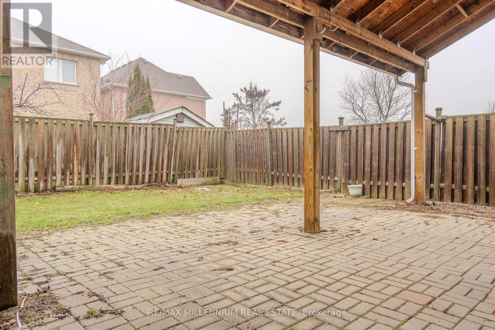 150 Ozner Crescent, Vaughan, Ontario  L4H 0G1 - Photo 9 - N12869378