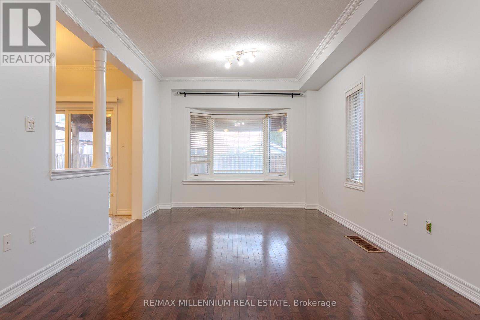 150 Ozner Crescent, Vaughan, Ontario  L4H 0G1 - Photo 6 - N12869378