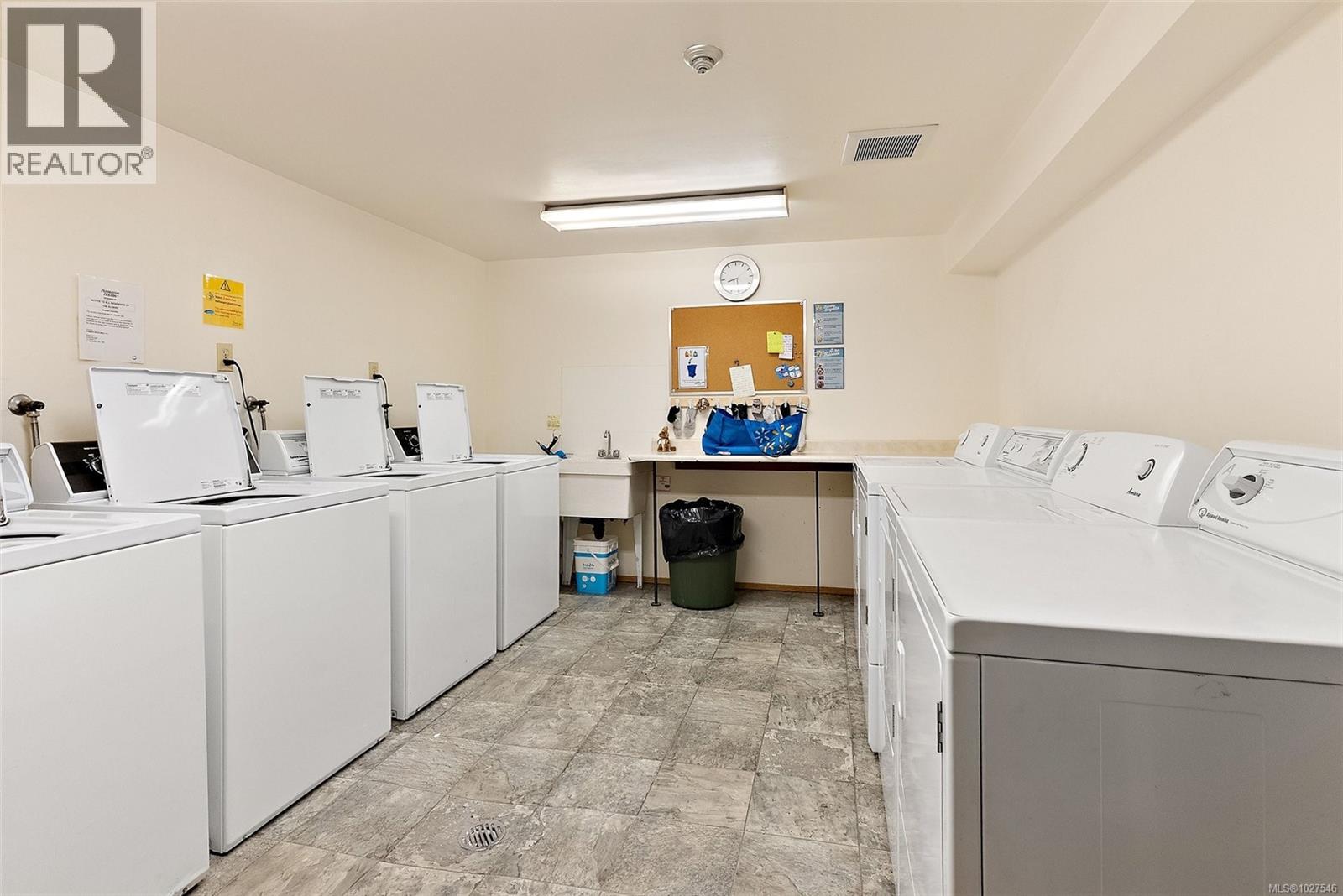 209 3215 Alder St, Saanich, British Columbia  V8X 1P3 - Photo 15 - 1027546