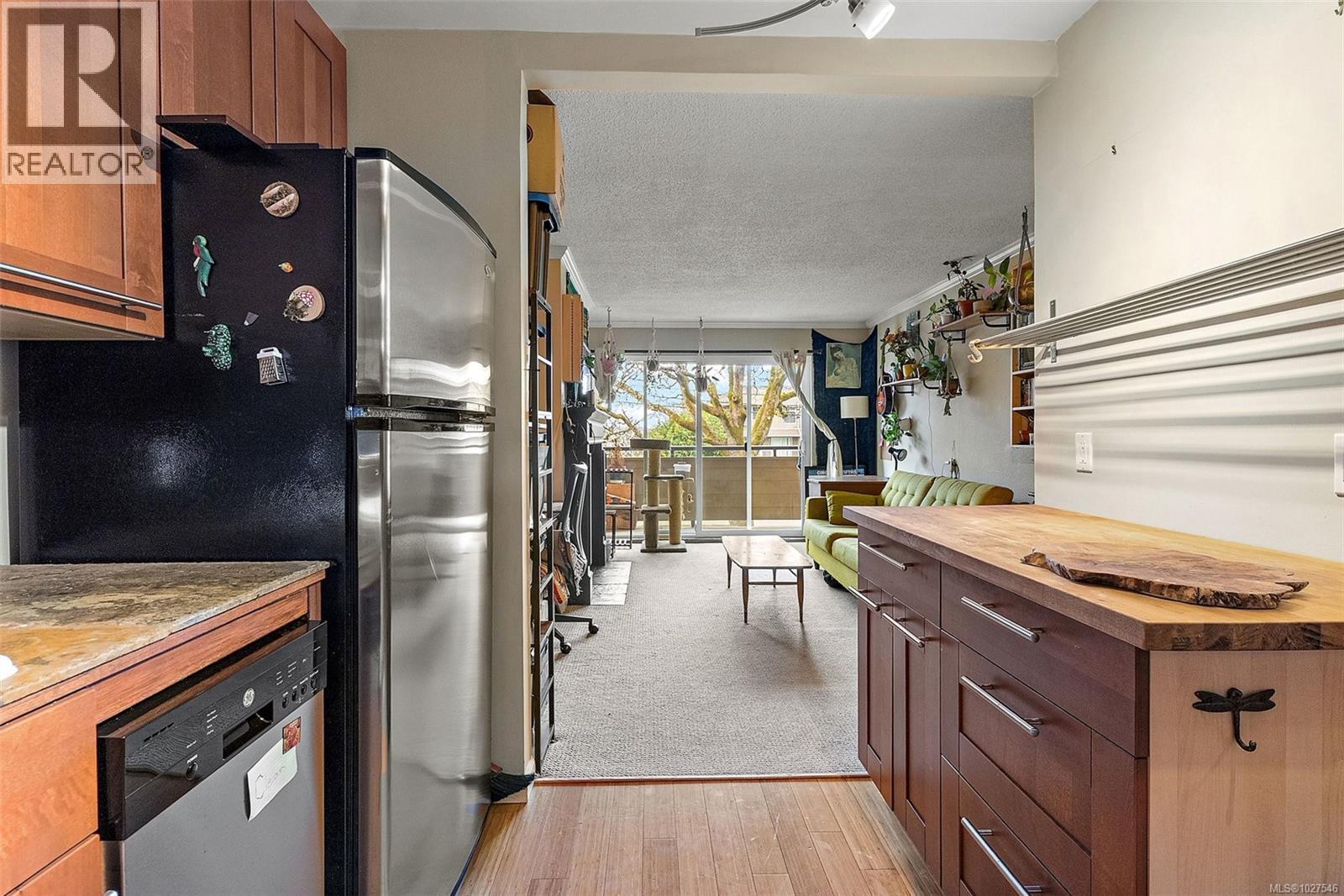 209 3215 Alder St, Saanich, British Columbia  V8X 1P3 - Photo 7 - 1027546