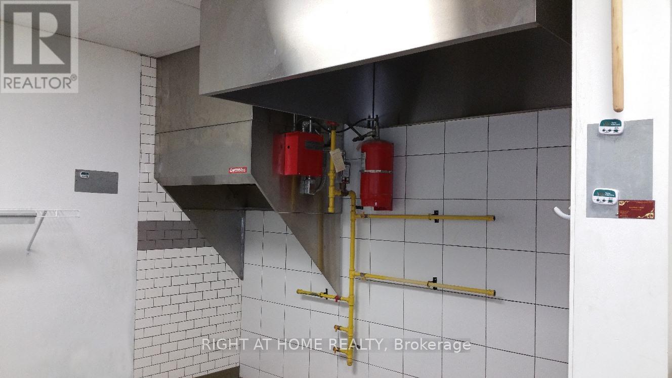 7 - 8 - 259 Queenston Road, Hamilton, Ontario  L8G 1E4 - Photo 6 - X12770748