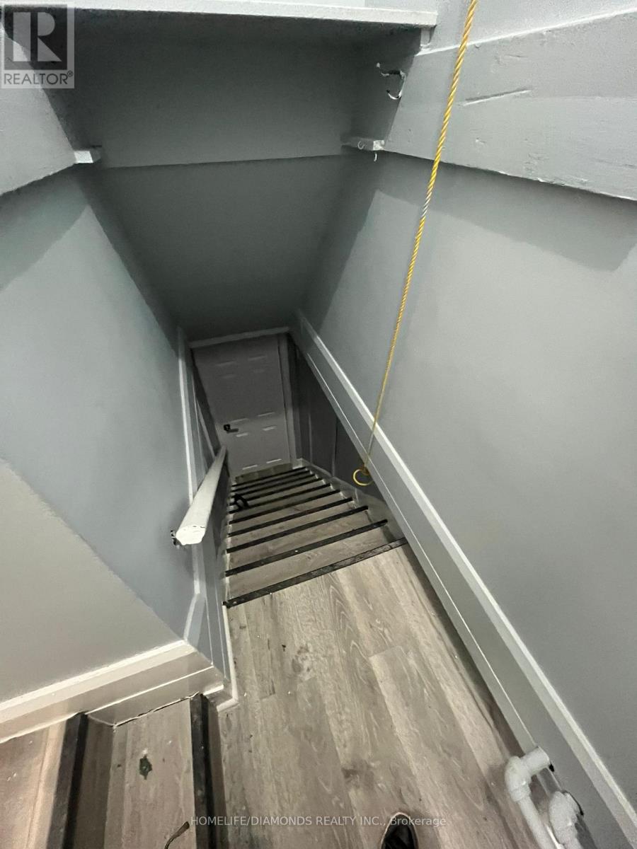 211 Toronto Street, Kingston, Ontario  K7L 4A9 - Photo 2 - X12871312