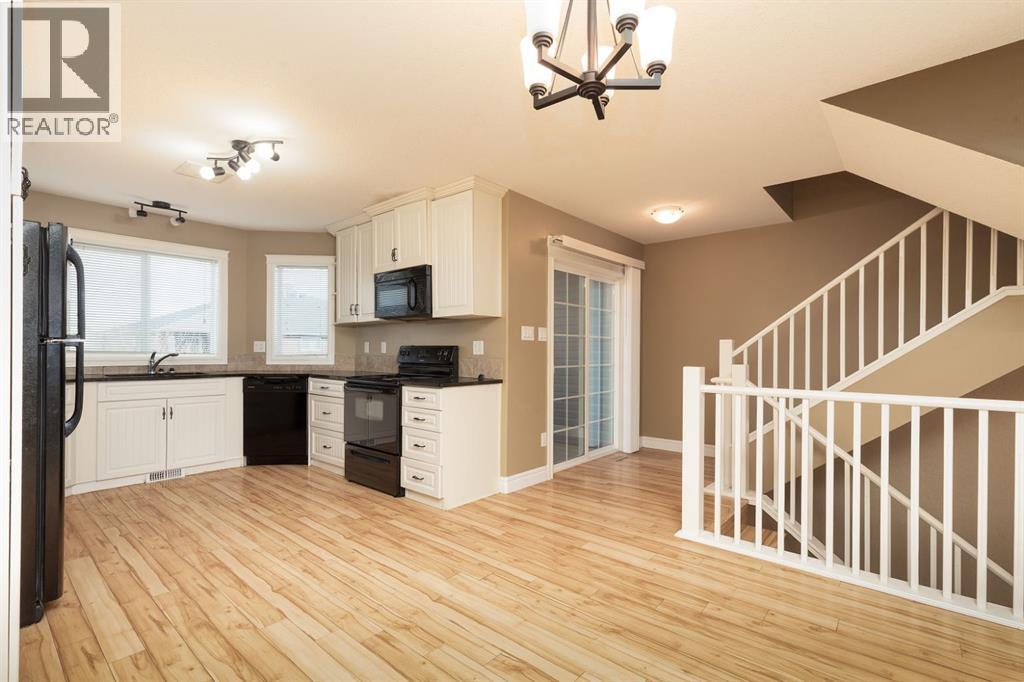 877 Mt Sundance Manor W, Lethbridge, Alberta  T1J 1X5 - Photo 7 - A2284319