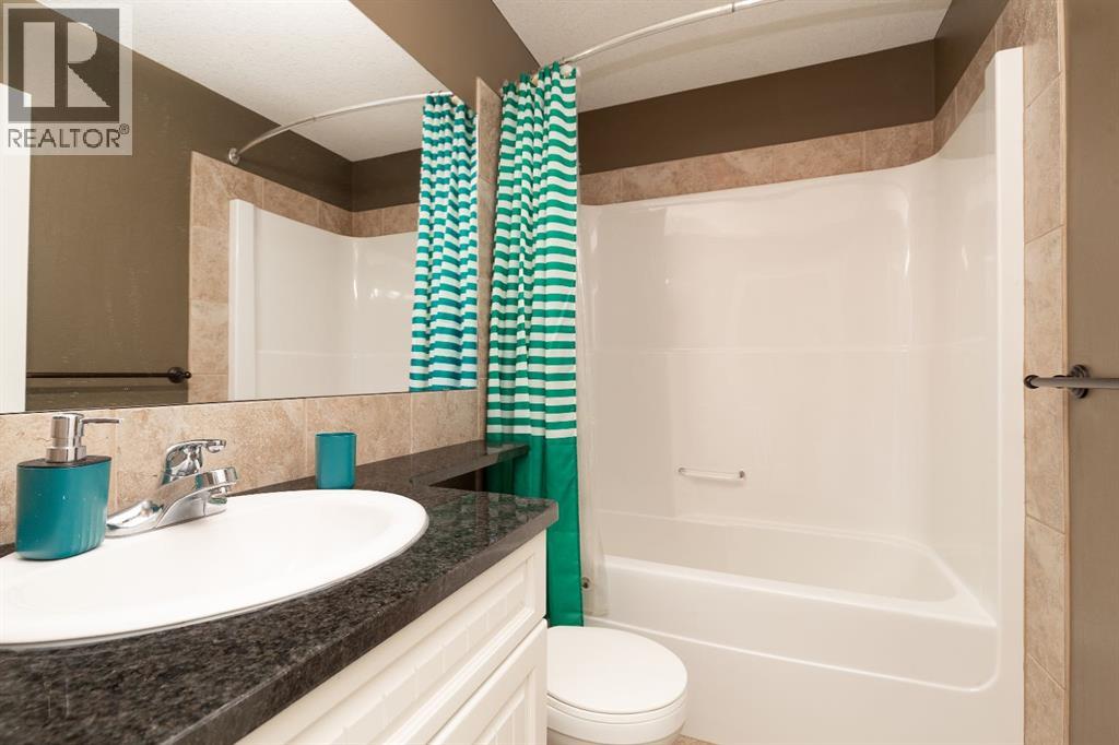 877 Mt Sundance Manor W, Lethbridge, Alberta  T1J 1X5 - Photo 21 - A2284319