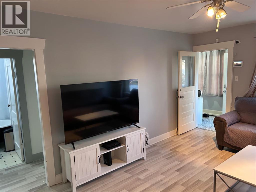 516 12a Street N, Lethbridge, Alberta  T1H 2J7 - Photo 4 - A2289318