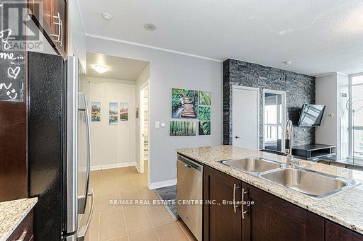 3310 - 4070 Confederation Pkwy Parkway, Mississauga, Ontario  L5B 0E9 - Photo 10 - W12872322