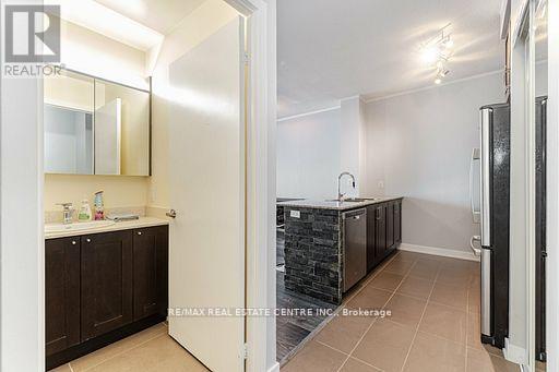 3310 - 4070 Confederation Pkwy Parkway, Mississauga, Ontario  L5B 0E9 - Photo 5 - W12872322