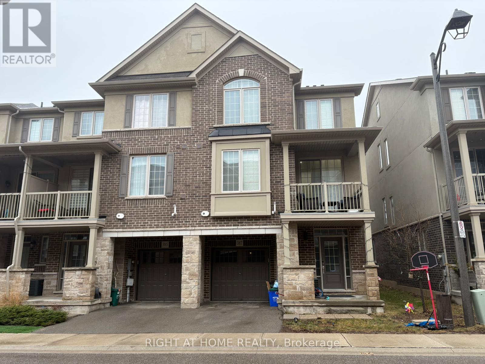 387 CRANBROOK COMMON, Oakville, Ontario