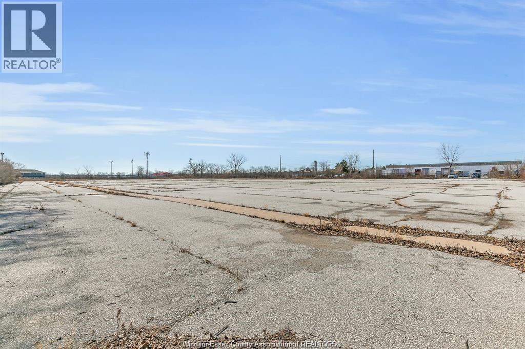 3350 Devon Drive, Windsor, Ontario  N8X 4L4 - Photo 1 - 26005152