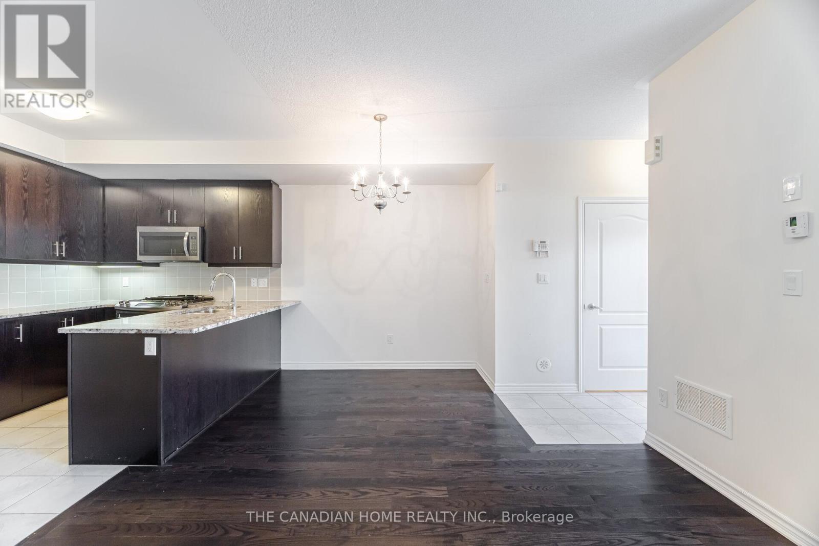 # 40 - 636 Evans Avenue, Toronto, Ontario  M8W 2W6 - Photo 11 - W12872570