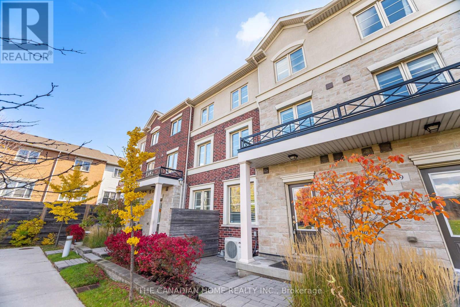 # 40 - 636 Evans Avenue, Toronto, Ontario  M8W 2W6 - Photo 2 - W12872570