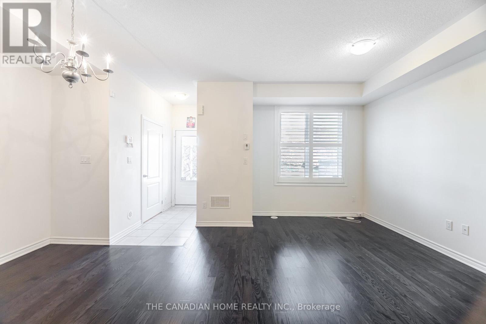 # 40 - 636 Evans Avenue, Toronto, Ontario  M8W 2W6 - Photo 9 - W12872570
